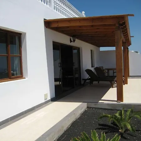 Puerto Del Carmen Sleeps 4 Pool Wifi Apartment *