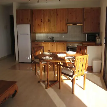 Puerto Del Carmen Sleeps 4 Pool Wifi Lejlighed