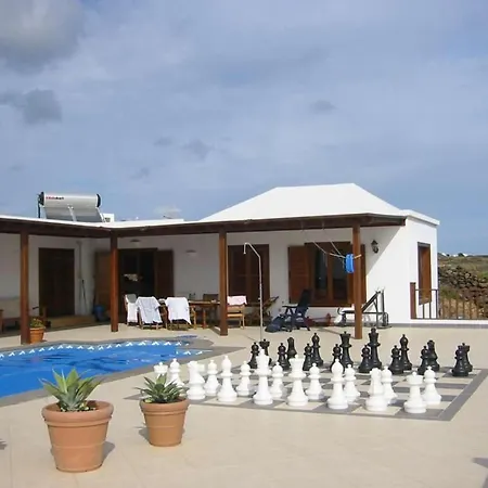 Apartment Puerto Del Carmen Sleeps 4 Pool Wifi